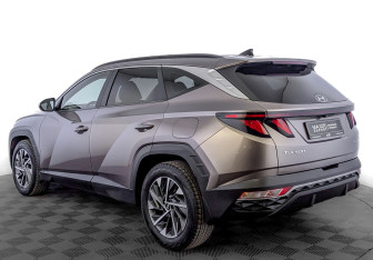 Подержанный автомобиль Hyundai Tucson 2022 года (7 фото)
