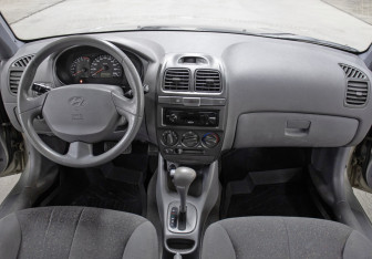 Подержанный автомобиль Hyundai Accent Sedan 2009 года (14 фото)