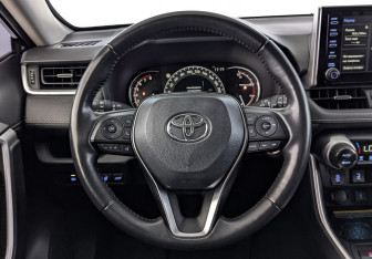 Подержанный автомобиль Toyota RAV4 2022 года (22 фото)