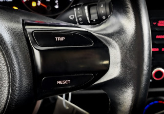 Подержанный автомобиль Kia Rio Hatchback 2021 года (27 фото)