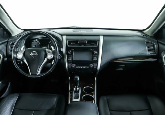 Подержанный автомобиль Nissan Teana 2014 года (11 фото)