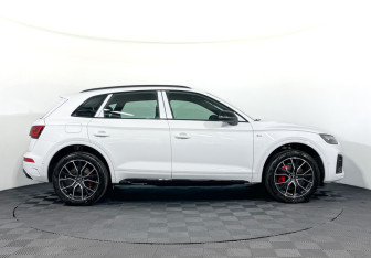 Подержанный автомобиль Audi Q5 2025 года (4 фото)