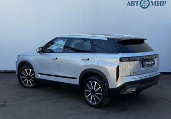 Подержанный автомобиль Jaecoo J7 2024 года (6 фото)