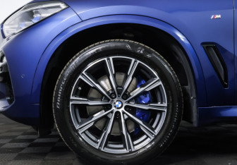 Подержанный автомобиль BMW X5 2021 года (30 фото)