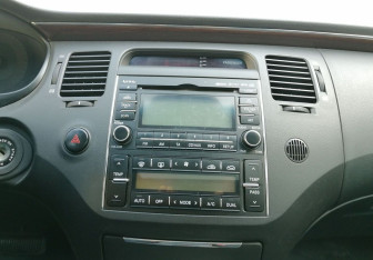 Подержанный автомобиль Hyundai Grandeur 2008 года (17 фото)