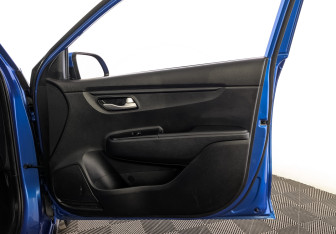 Подержанный автомобиль Kia Rio Hatchback 2019 года (24 фото)