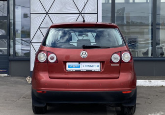 Подержанный автомобиль Volkswagen Golf Plus 2008 года (6 фото)