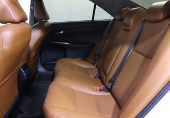 Подержанный автомобиль Toyota Camry Sedan 2017 года (10 фото)