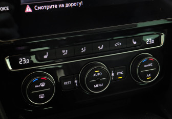 Подержанный автомобиль Volkswagen Passat Sedan 2020 года (14 фото)
