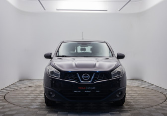 Подержанный автомобиль Nissan Qashqai 2010 года (2 фото)