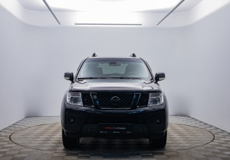 Подержанный автомобиль Nissan Pathfinder 2010 года (2 фото)
