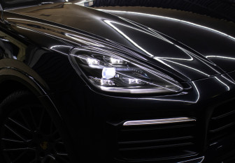 Подержанный автомобиль Porsche Cayenne 2019 года (27 фото)
