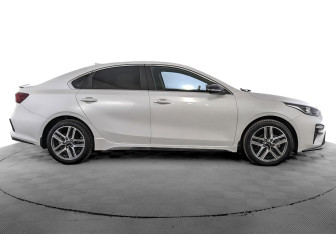 Подержанный автомобиль Kia Cerato Sedan 2020 года (4 фото)