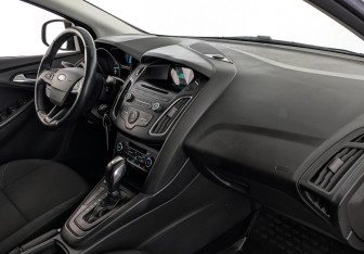 Подержанный автомобиль Ford Focus Hatchback 2018 года (13 фото)