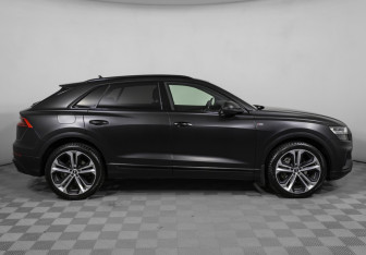 Подержанный автомобиль Audi Q8 2019 года (4 фото)