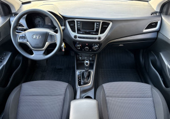 Подержанный автомобиль Hyundai Solaris Sedan 2021 года (10 фото)