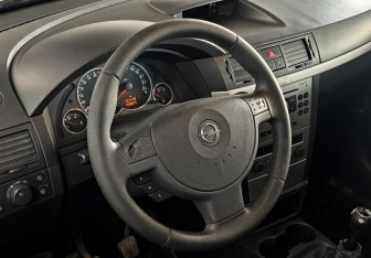 Подержанный автомобиль Opel Meriva 2008 года (12 фото)