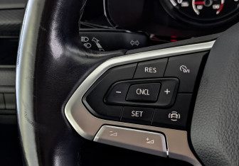 Подержанный автомобиль Volkswagen Multivan 2020 года (28 фото)