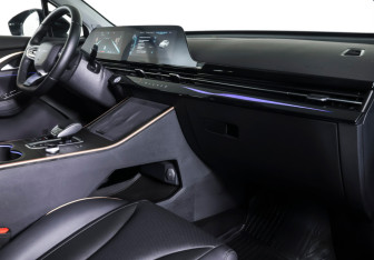 Подержанный автомобиль Omoda C5 2024 года (10 фото)