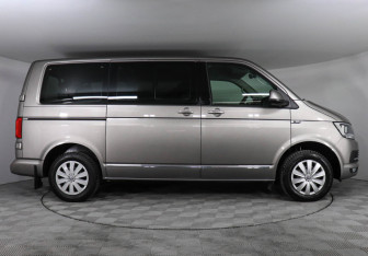 Подержанный автомобиль Volkswagen Caravelle 2018 года (4 фото)