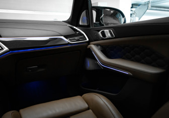 Подержанный автомобиль BMW X5 M 2022 года (22 фото)