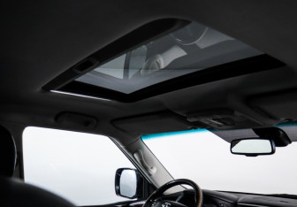 Подержанный автомобиль Infiniti QX56 2013 года (19 фото)