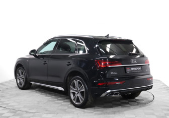 Подержанный автомобиль Audi Q5 2022 года (7 фото)