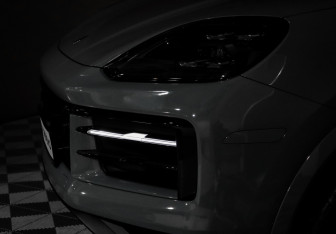 Подержанный автомобиль Porsche Cayenne 2024 года (44 фото)