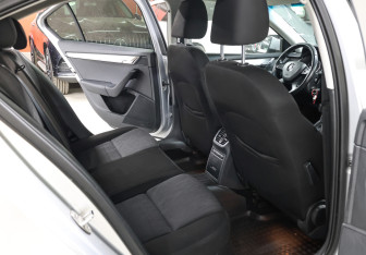 Подержанный автомобиль Skoda Octavia Liftback 2014 года (12 фото)