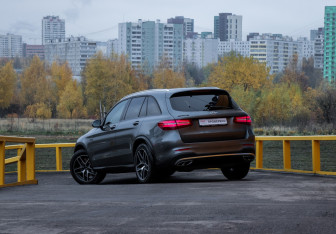 Подержанный автомобиль Mercedes-Benz GLC AMG 2016 года (21 фото)