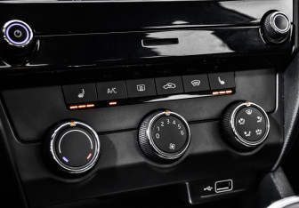 Подержанный автомобиль Skoda Octavia Wagon 2018 года (16 фото)