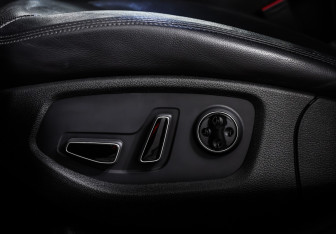 Подержанный автомобиль Genesis G80 2019 года (15 фото)