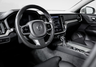 Подержанный автомобиль Volvo S60 2019 года (14 фото)