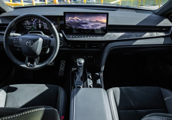 Подержанный автомобиль Toyota Camry Sedan 2025 года (13 фото)