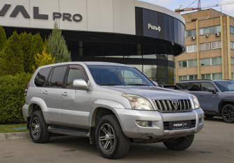 Подержанный автомобиль Toyota Land Cruiser Prado 2008 года (3 фото)
