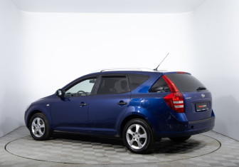 Подержанный автомобиль Kia Ceed Wagon 2008 года (7 фото)