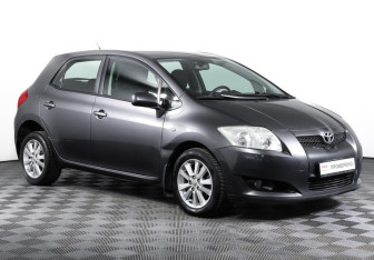 Подержанный автомобиль Toyota Auris Hatchback 2007 года (3 фото)