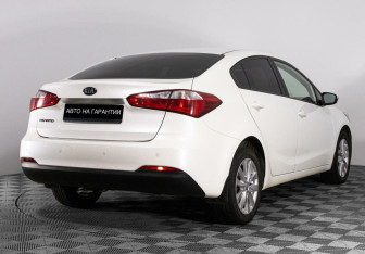 Подержанный автомобиль Kia Cerato Sedan 2015 года (3 фото)
