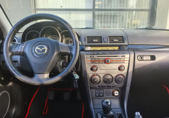 Подержанный автомобиль Mazda 3 Sedan 2007 года (14 фото)