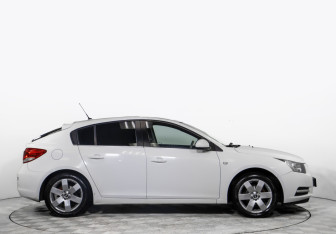 Подержанный автомобиль Chevrolet Cruze Hatchback 2012 года (3 фото)