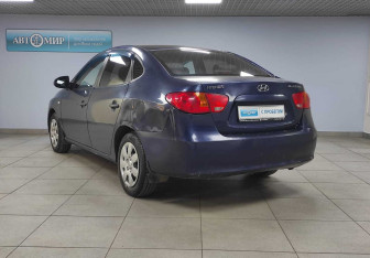 Подержанный автомобиль Hyundai Elantra Sedan 2008 года (3 фото)