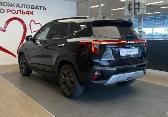 Подержанный автомобиль Kia Seltos 2023 года (6 фото)