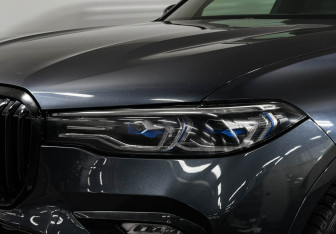 Подержанный автомобиль BMW X7 2019 года (9 фото)