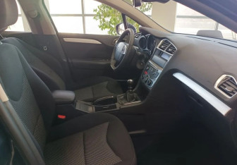 Подержанный автомобиль Citroen C4 Sedan 2017 года (16 фото)
