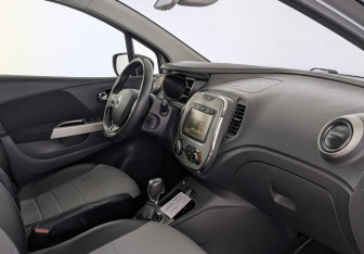 Подержанный автомобиль Renault Kaptur 2016 года (13 фото)