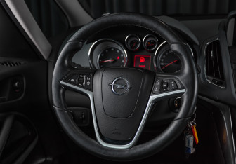 Подержанный автомобиль Opel Zafira Minivan 2013 года (15 фото)