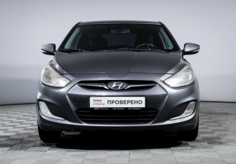 Подержанный автомобиль Hyundai Solaris Sedan 2012 года (2 фото)