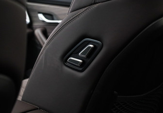 Подержанный автомобиль Geely Monjaro 2026 года (11 фото)