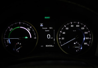 Подержанный автомобиль Toyota Alphard 2018 года (15 фото)