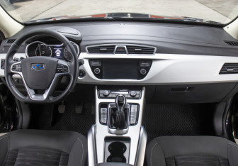 Подержанный автомобиль Geely Atlas 2020 года (14 фото)